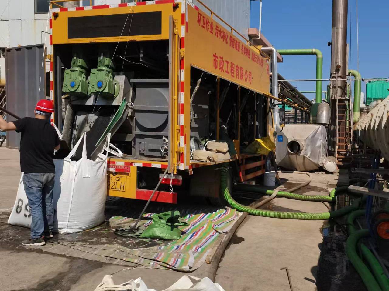 红桥淤泥压干处理